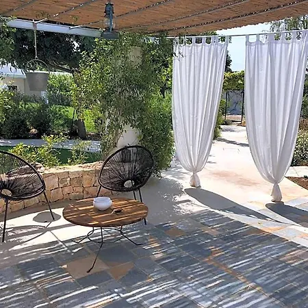 Bed and Breakfast Echi Di Puglia 4*
